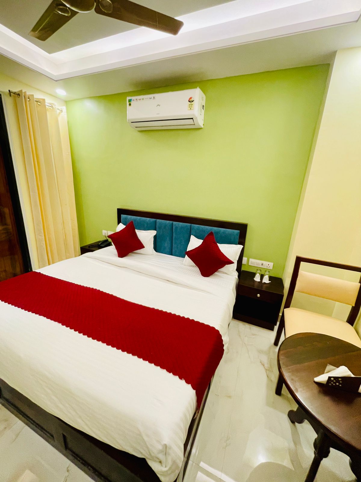 Hotel Rudra Shivalika - Tap to explore photos