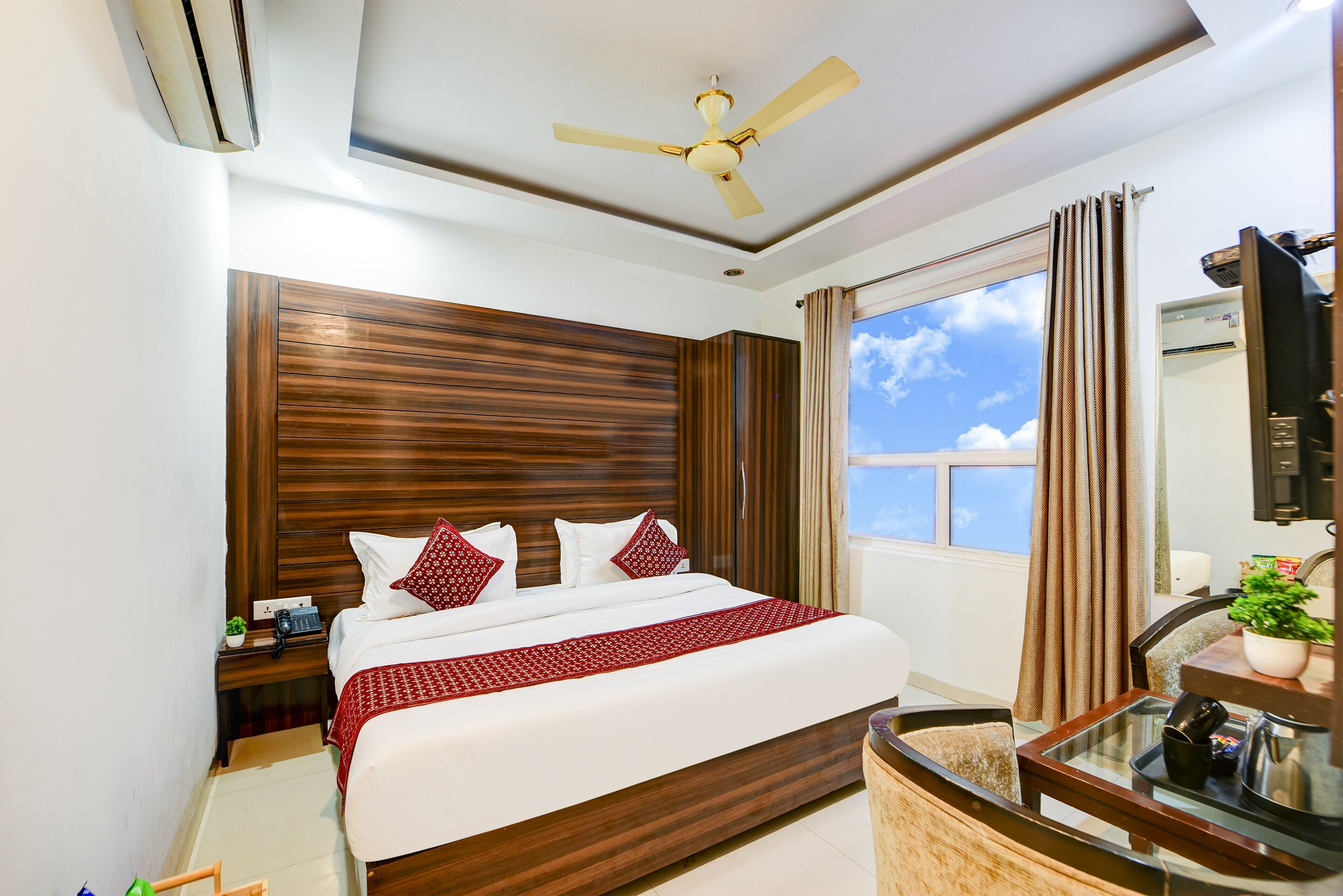 Hotel Devrana Delhi Airport - Tap to explore photos
