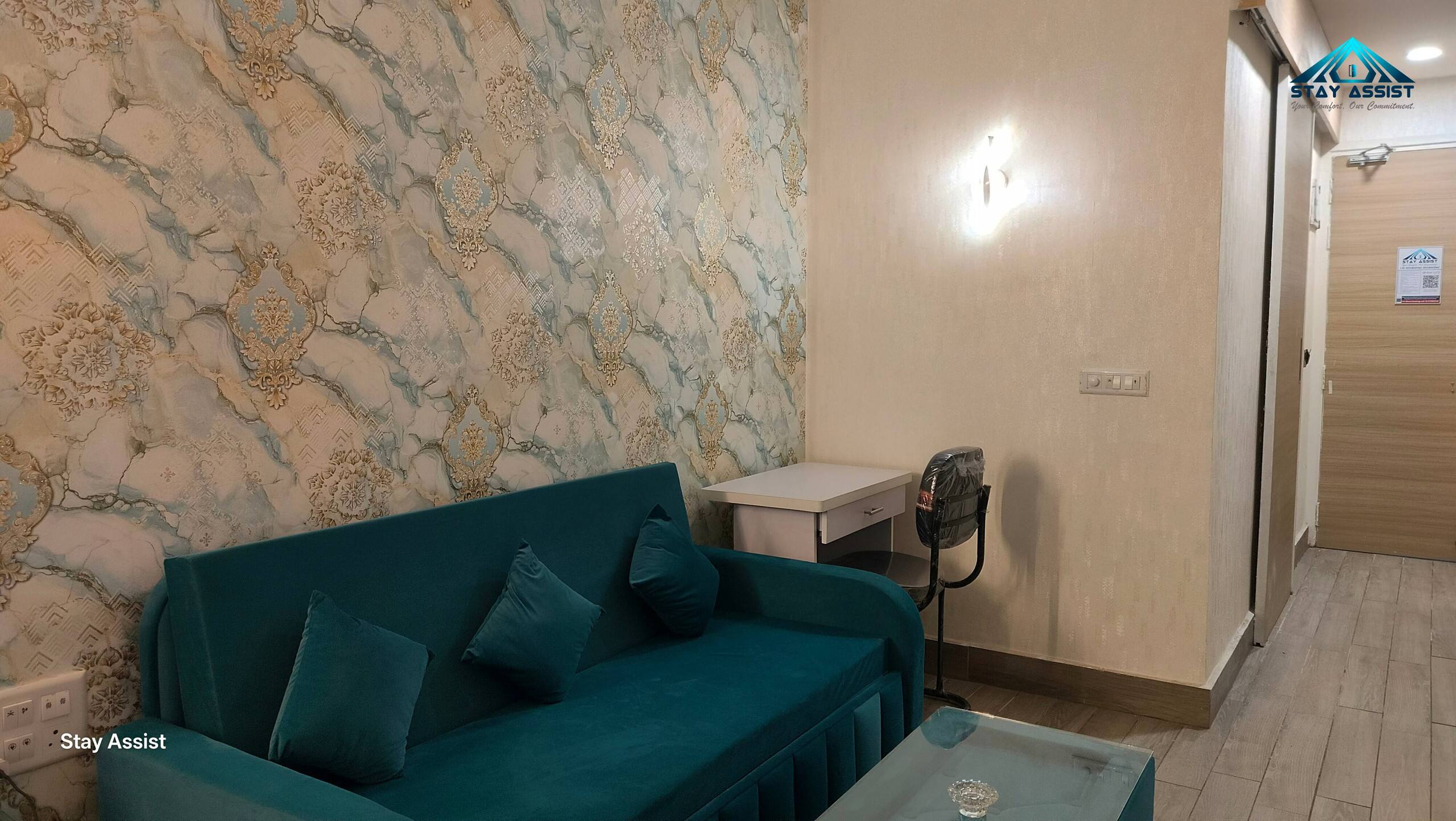 Stay Assist Aura Luxe Suite - Tap to explore photos