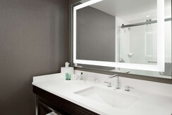 HILTON WOODLAND HILLS LOS ANGELES