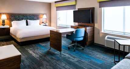 Hampton Inn Paris IL, IL Room Type - 1KG STDO MIC FRIDG WTBR NS