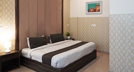 Capital O Shimaya Room Type - Deluxe with View