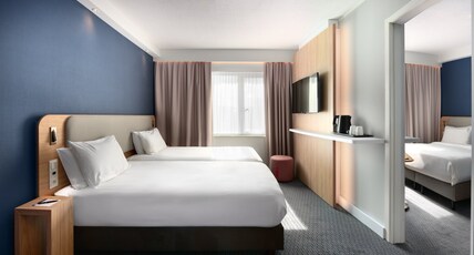 Holiday Inn Express Antwerp City-North Room Type - 2 Single Standard with Free Breakfast