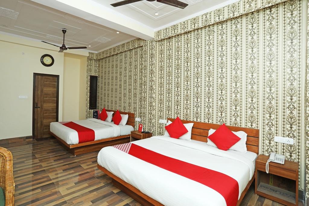 Hotel Saptrishi - Tap to explore photos