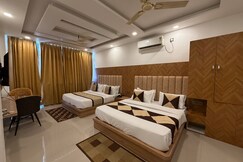 Rooms of Hotel Mahadev Restaurant & Cafe