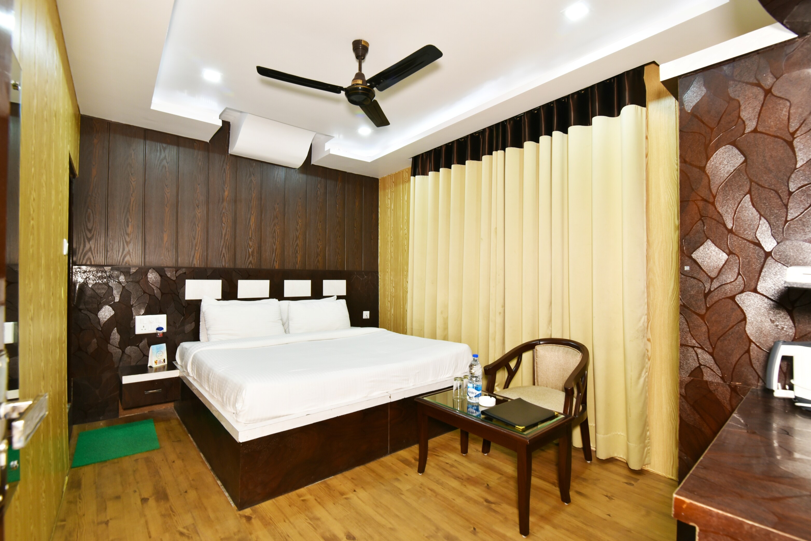 Surbhi Guest House - Tap to explore photos