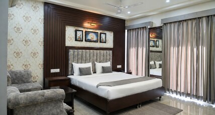 RATAN MAHAL Room Type - STANDARD ROOM