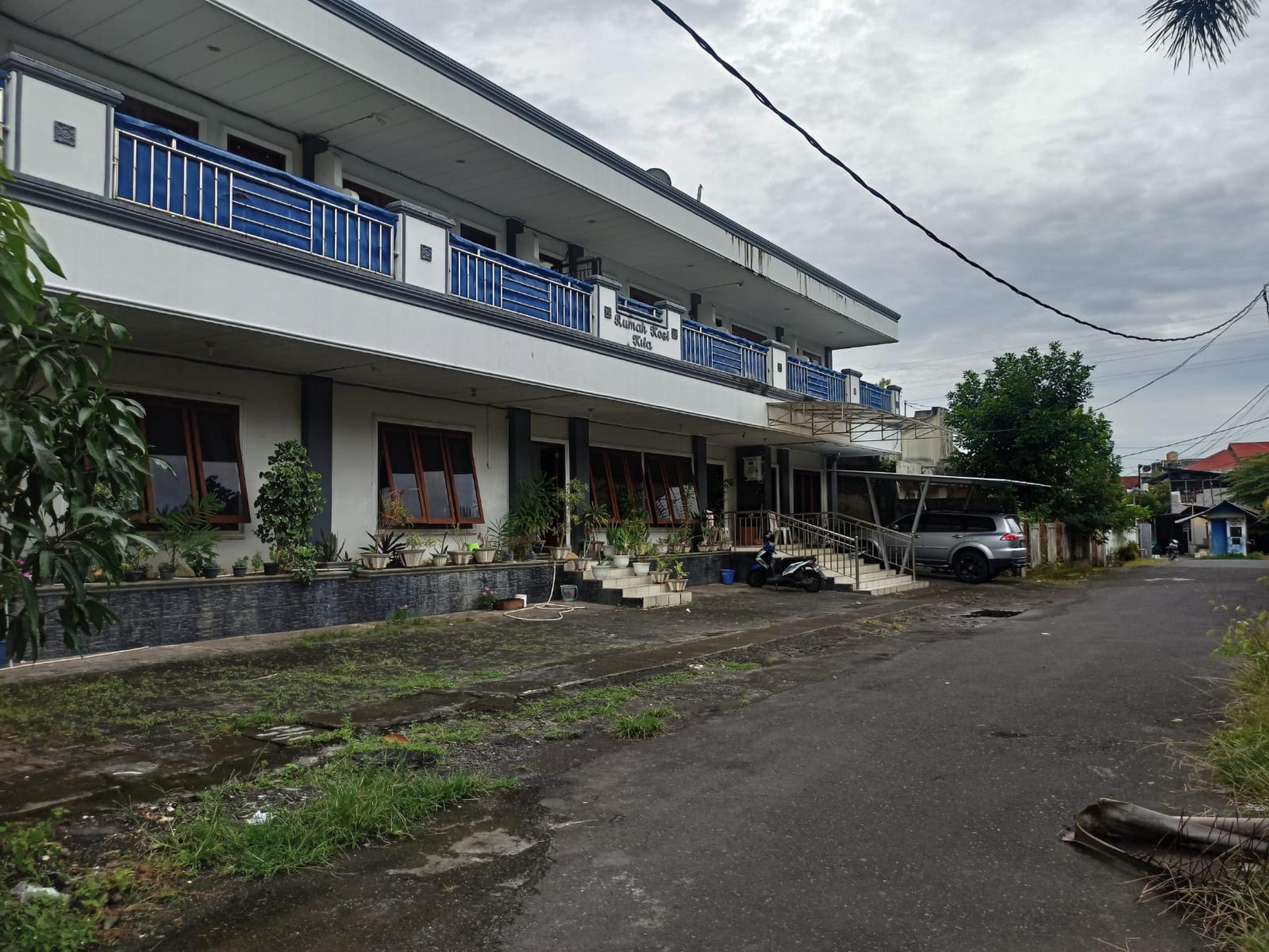 Hotel O Rumah Kost Kita Tarakan - Tap to explore photos