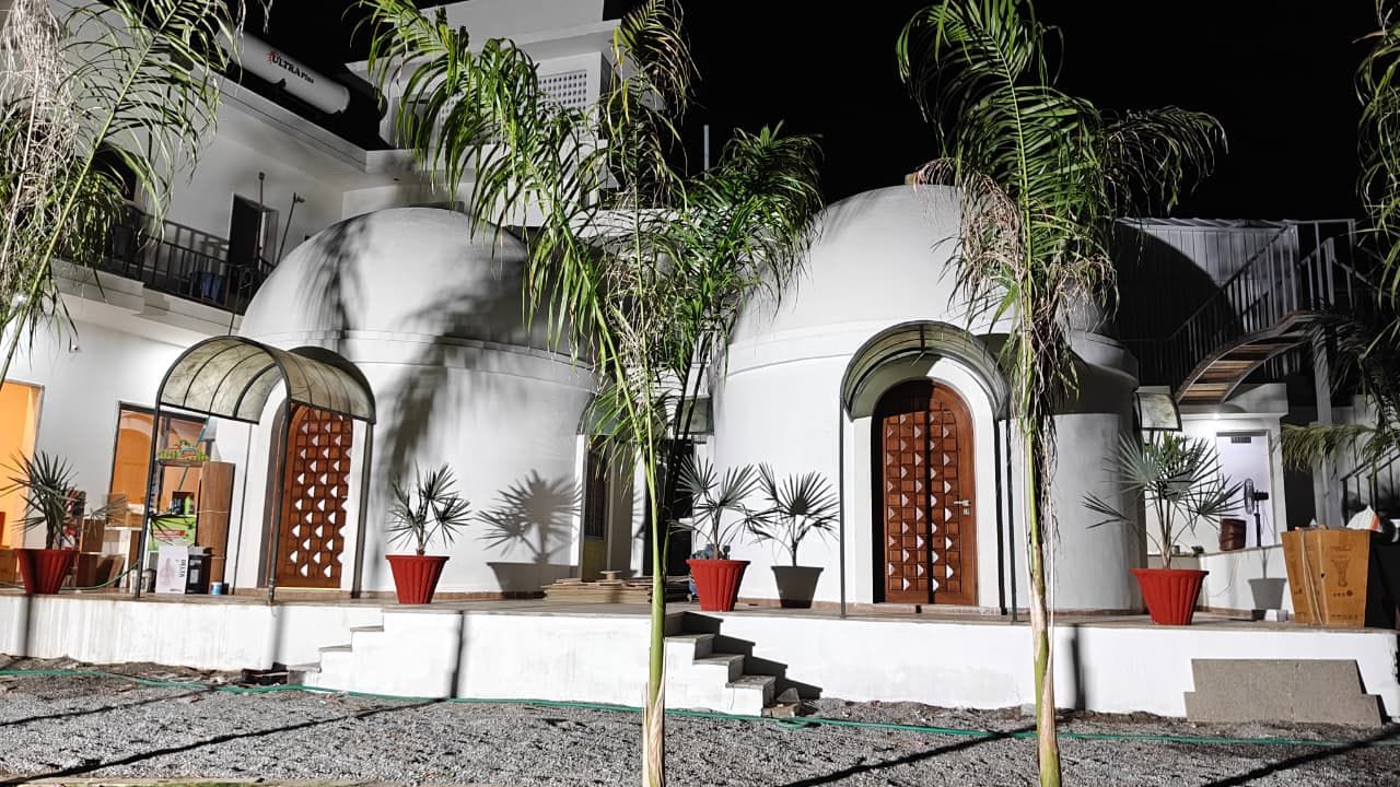 Palm Villa By Shree Ji Hospitality - Tap to explore photos