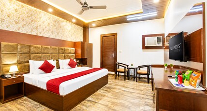 Hotel Cladis by Quadis - Sector 15 Noida Room Type - Deluxe Double Room