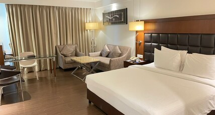 Paradigm Sarovar Portico Kakinada Room Type - Deluxe Room - 1 King Bed