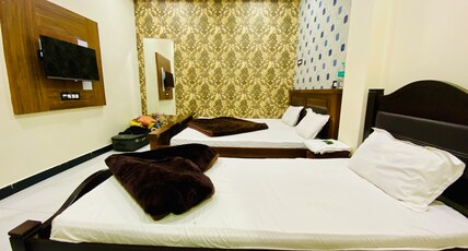 hotel shree prem palace Room Type - 4 bed ac deluxe room