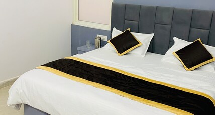 King Rama Hotel Room Type - Queen Bed Room with Temple View