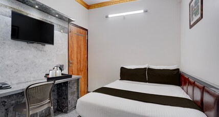 Townhouse Koramangala Road Complex Formerly Parkash Tower Room Type - Deluxe