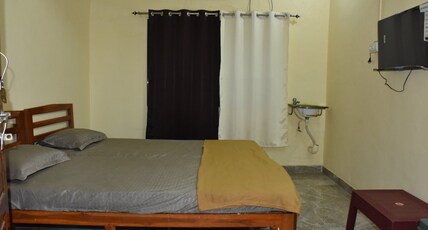 Hotel Dwarka Gauri Room Type - Standard Room