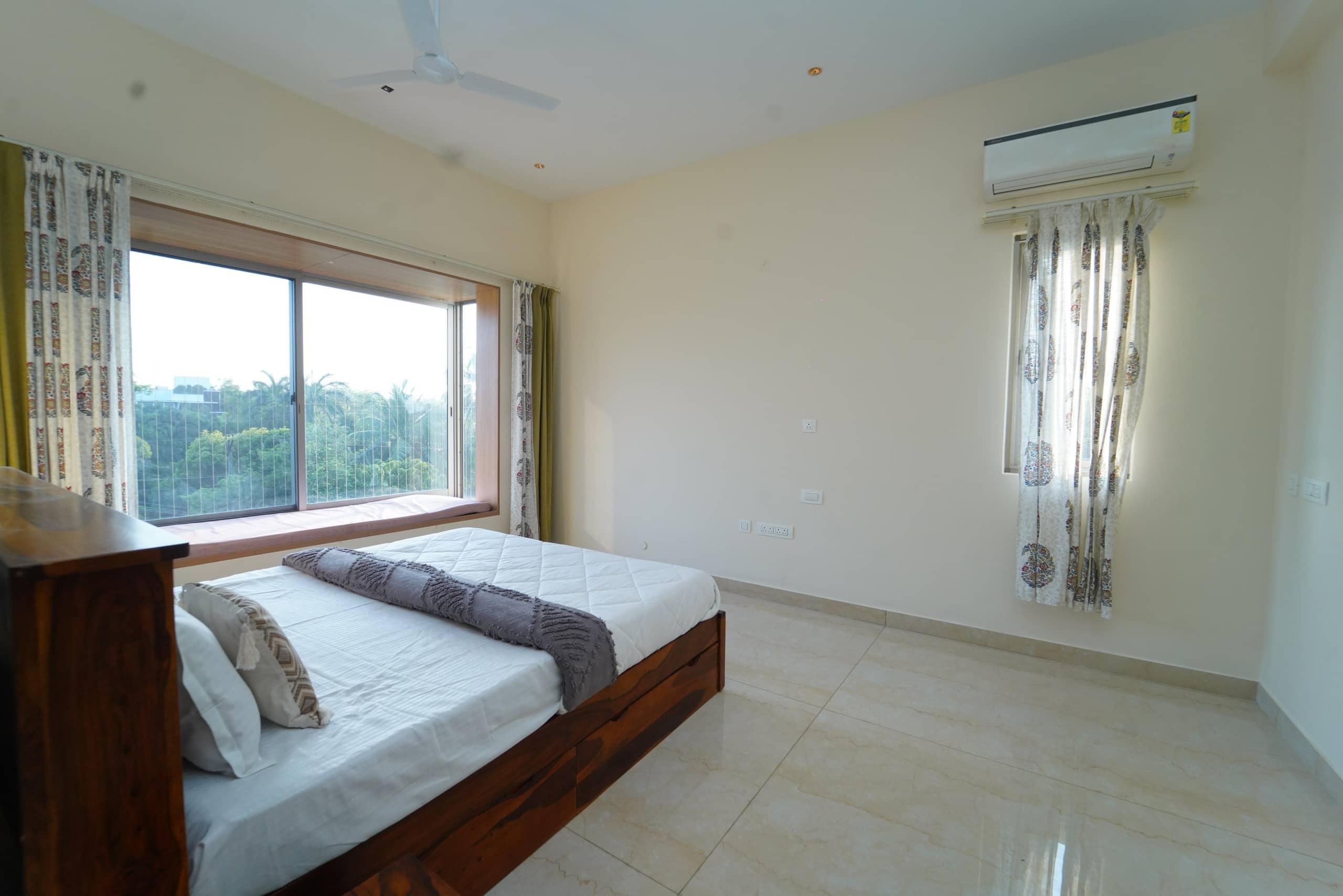 Aurora Mansion Duplex Luxury Nr ECR - Tap to explore photos