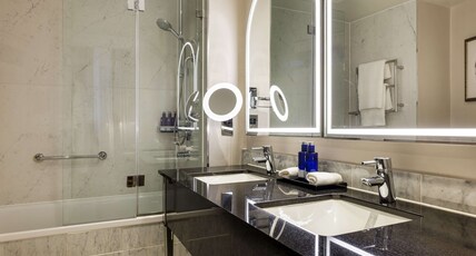 The Caledonian Edinburgh, Curio Collection by Hilton Room Type - PREMIER TWIN ROOM
