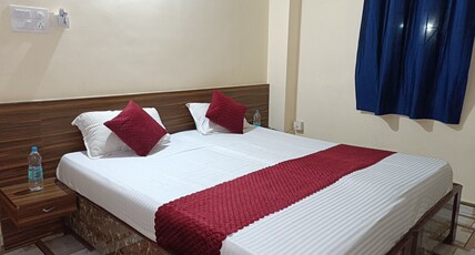 G.B. Guest House Room Type - DELUXE AC