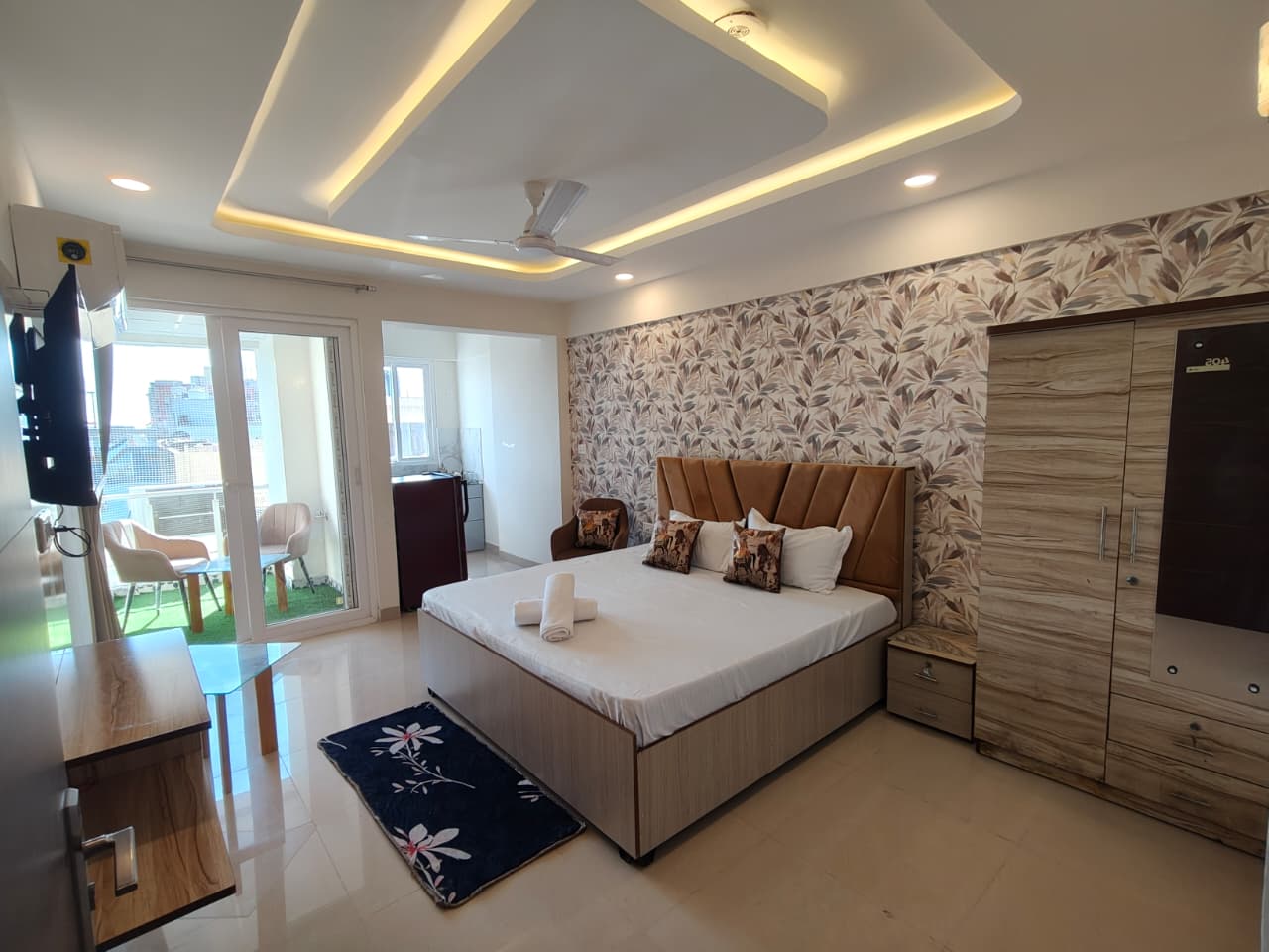 Central Jaipur Studio near Railway Station |By OMI Stay - Tap to explore photos