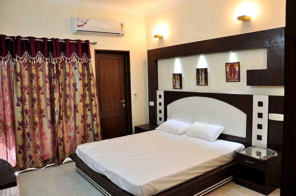 Mohini Home Stay - Tap to explore photos