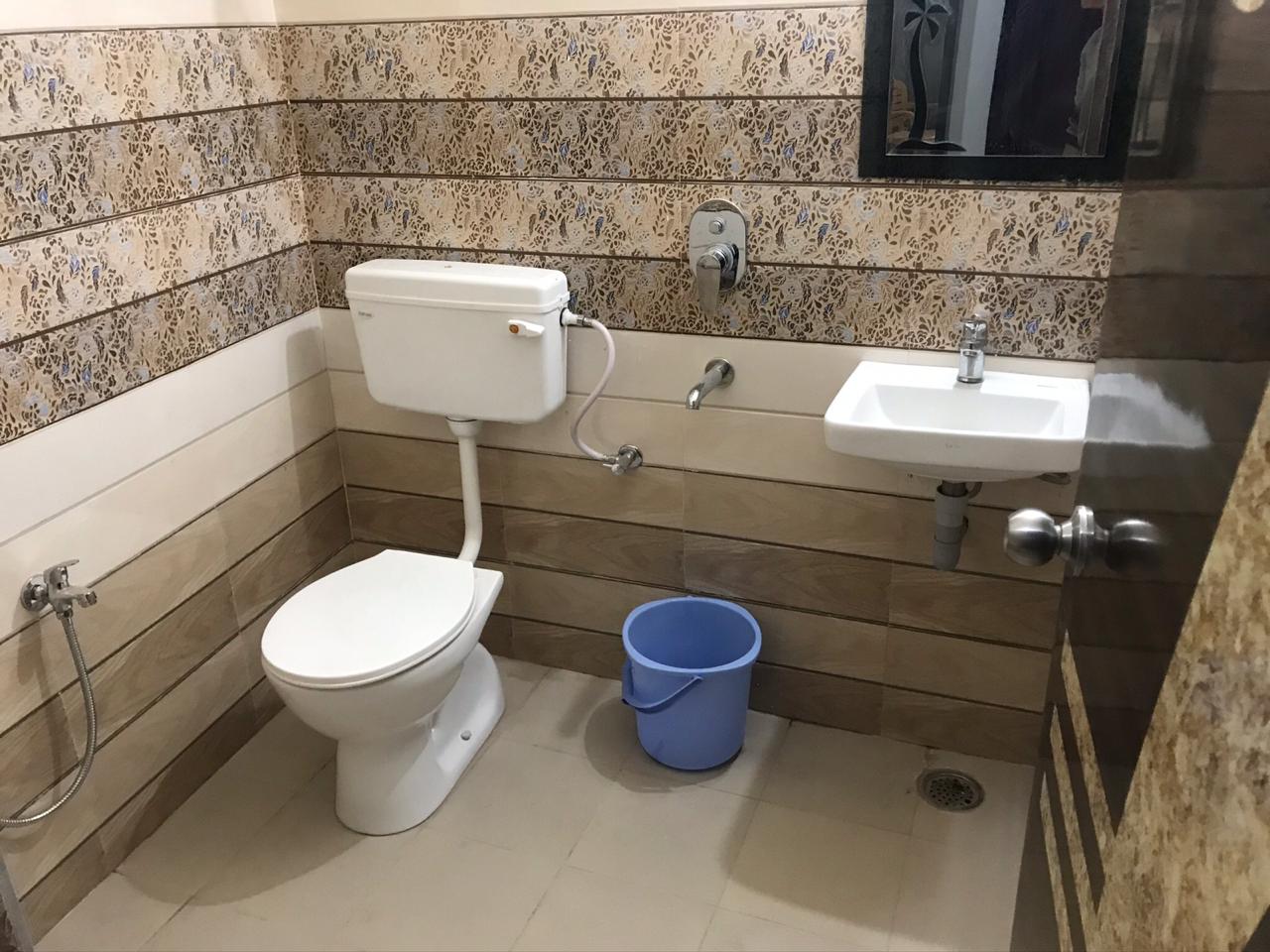 Hotel Alka Palace - Tap to explore photos