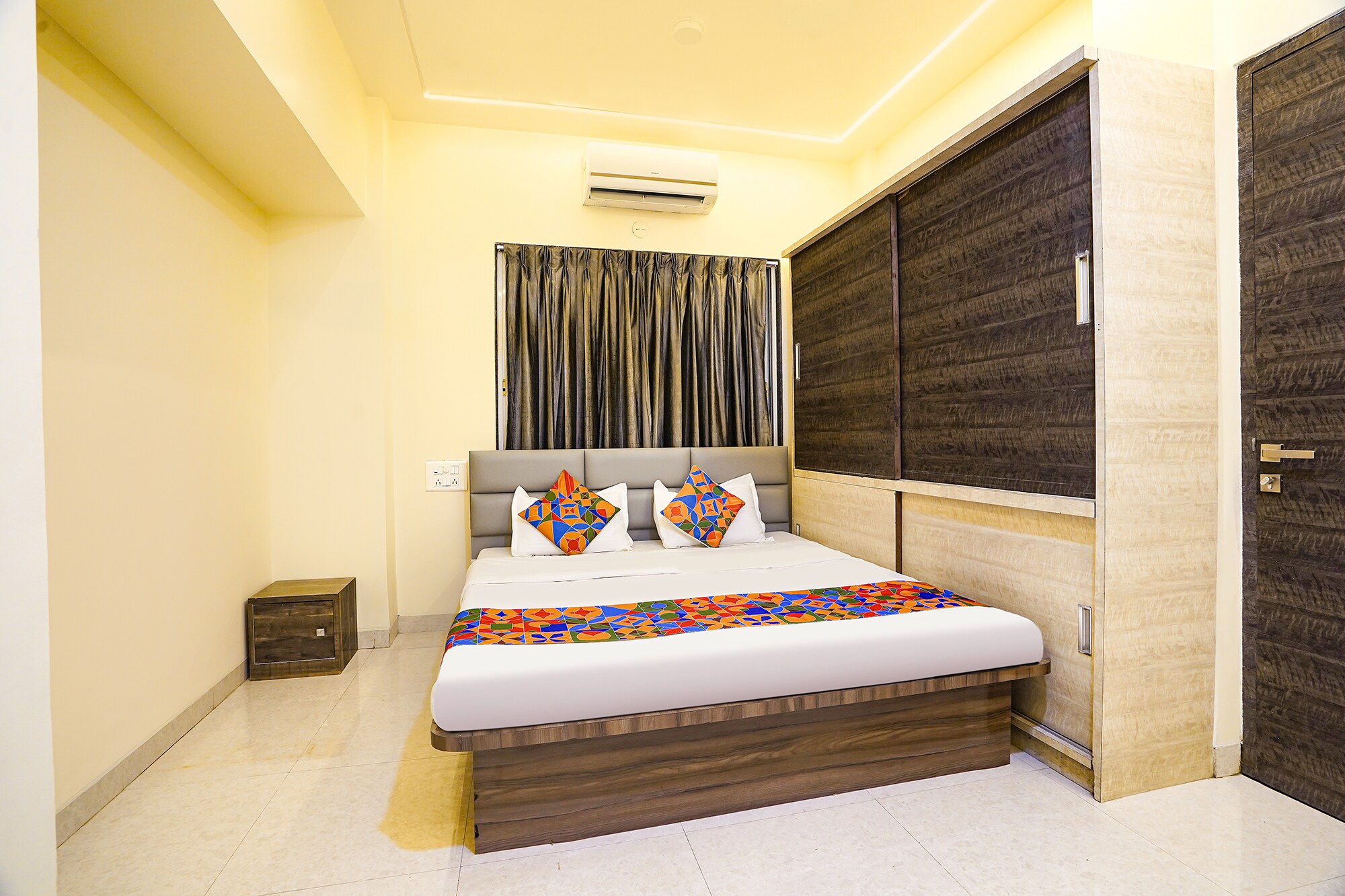 FabHotel Athiti Delight Stay - Tap to explore photos