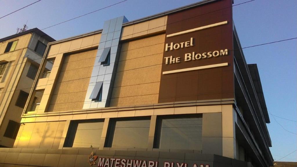 Hotel The Blossom - Tap to explore photos