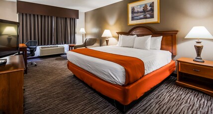 Best Western Gateway Adirondack Inn Room Type - Accessible - 1 King, Mobility Accessible, Communication Assistance, Bathtub, Microwave And Refrigera