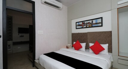 Hotel Mahendra Plaza Room Type - Suite