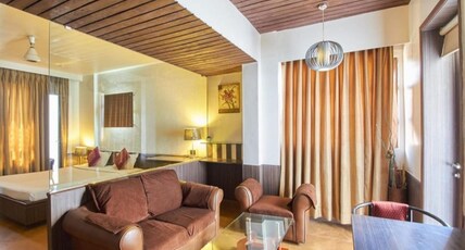 Hotel Celebration Inn Chinchwad Room Type - Suite Room with Bathtub and Balcony
