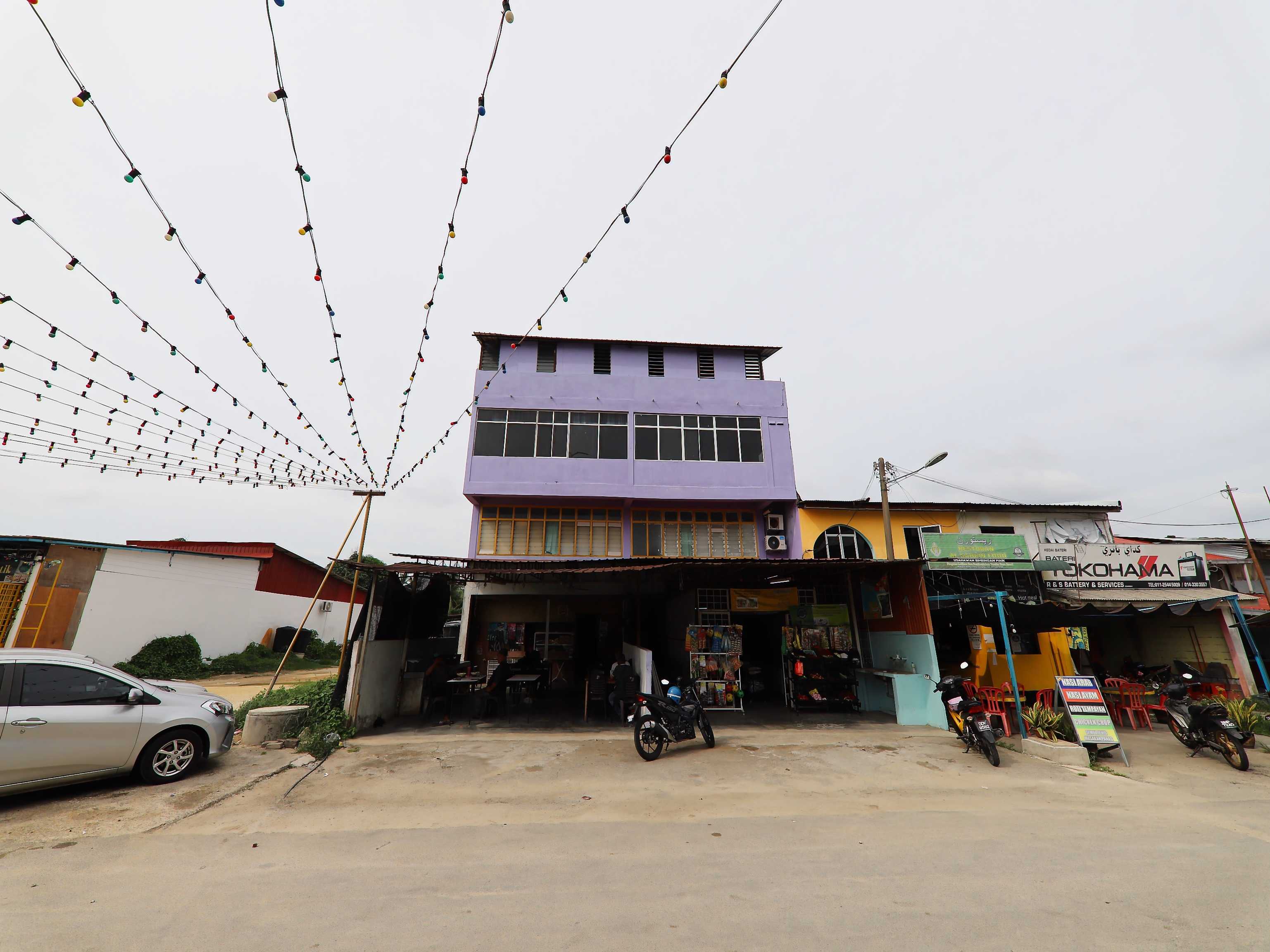 Hotel O MY Gunung Budget Hotel - Tap to explore photos