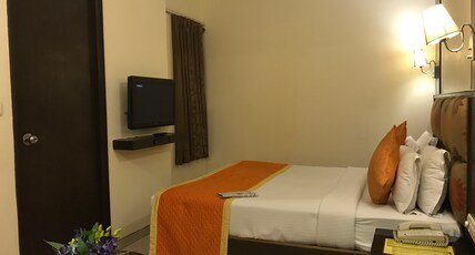 Hotel Southern - New Delhi Room Type - Deluxe Room ( In Annexure Building )