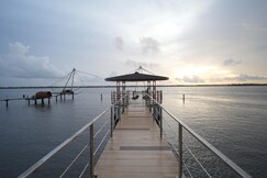 Haco Lake View - 11BR Resort in Kochi