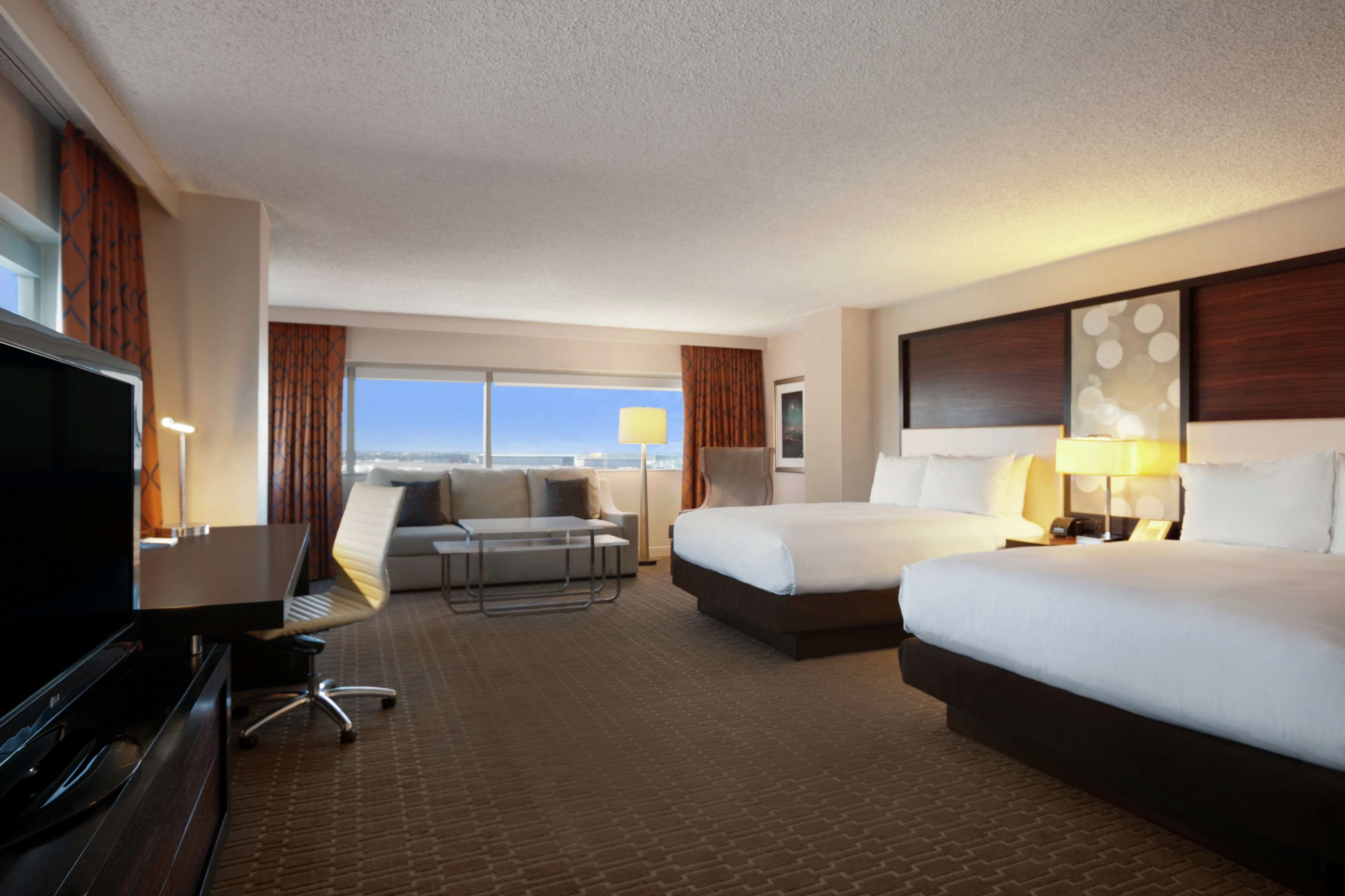 Hilton Atlanta Airport - Tap to explore photos