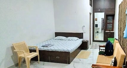 Yaa Residency near VIT Room Type - Master Bed AC Room Gamma
