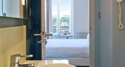 ibis Styles Bayonne Centre Gare Room Type - Standard Room with 1 double bed - view of the Adour