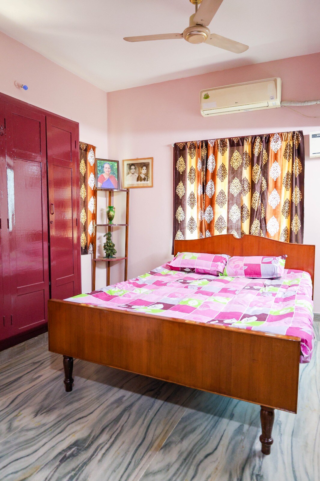 Kings Homestay - Tap to explore photos