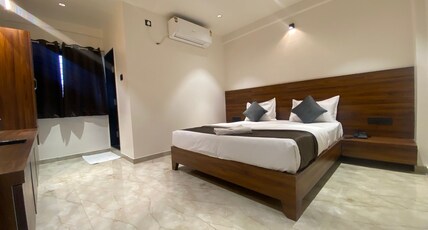 Aatithya Residency Room Type - Deluxe Room