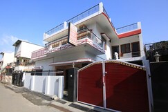 Ginni Gold Homestay | Close to Railway Station