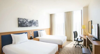 Hampton by Hilton Amsterdam / Arena Boulevard Room Type - DOUBLE QUEEN ROOM Hampton by Hilton Amsterdam / Arena Boulevard Room Type - DOUBLE QUEEN ROOM