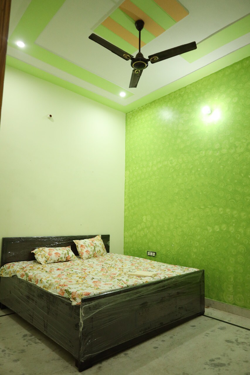 Couple Friendly House For Rent - Tap to explore photos