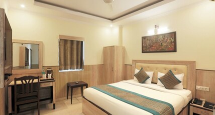 Hotel Castle Blue Delhi Airport T3 Room Type - Deluxe Room with Free Wifi