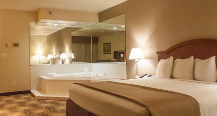 Best Western Elko Inn Room Type - 1 King Bed, Non-Smoking, Whirlpool, Work Desk, Microwave And Refrigerator, Wi-Fi, Full Breakfast