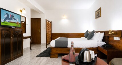 Sparrow Cherry Resort 2 min walk To MG Marg Room Type - Comfort Queen Sparrow Cherry Resort 2 min walk To MG Marg Room Type - Comfort Queen
