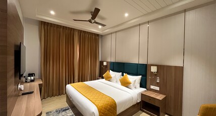 Hotel Three Seasons - Near Parikrama Marg Room Type - Deluxe Double Room WIth Free Mini Bar