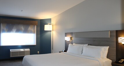 Holiday Inn Express BAKERSFIELD Room Type - 1 King Bed Standard