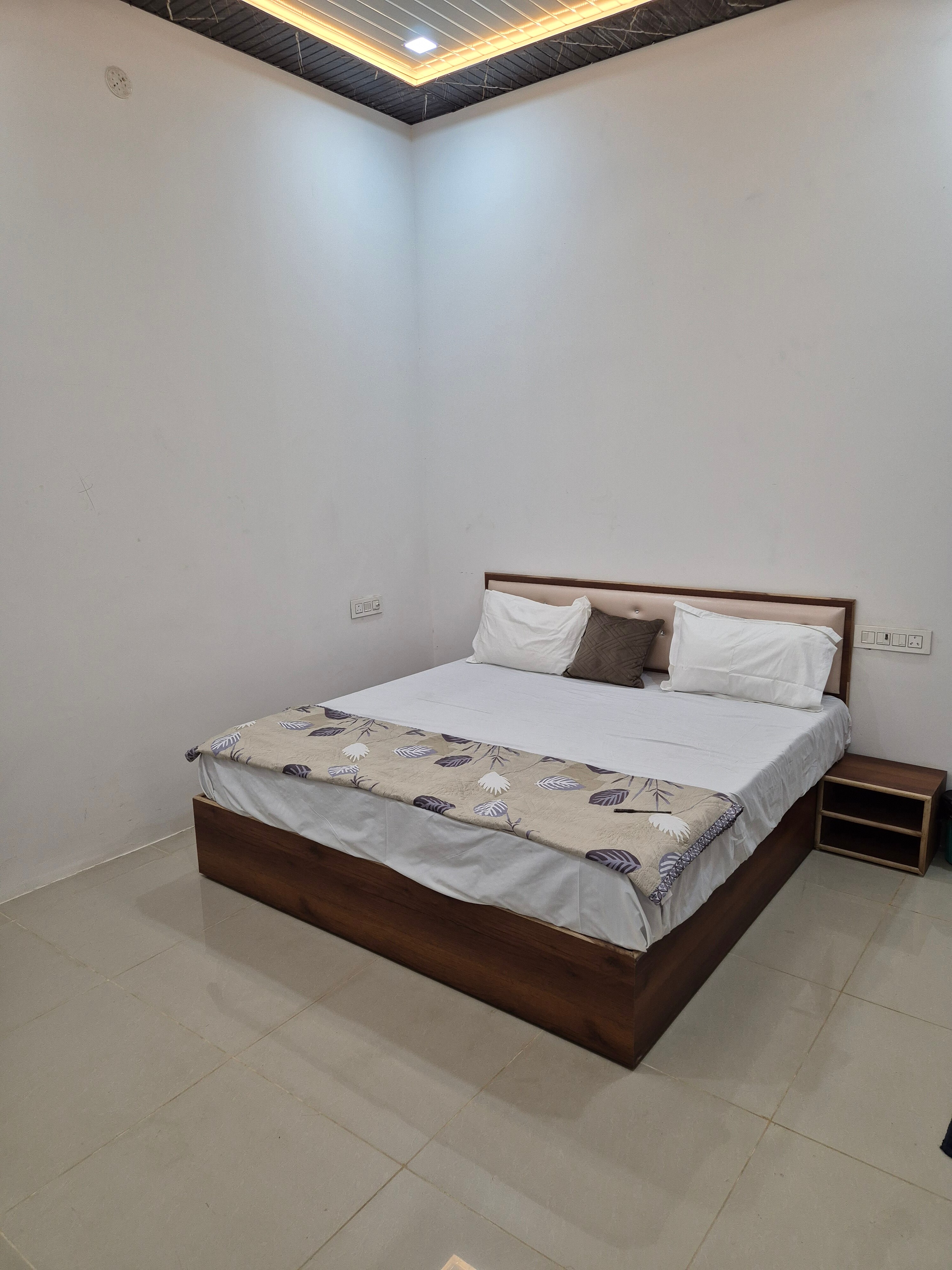 UV STAR HOTEL - Tap to explore photos