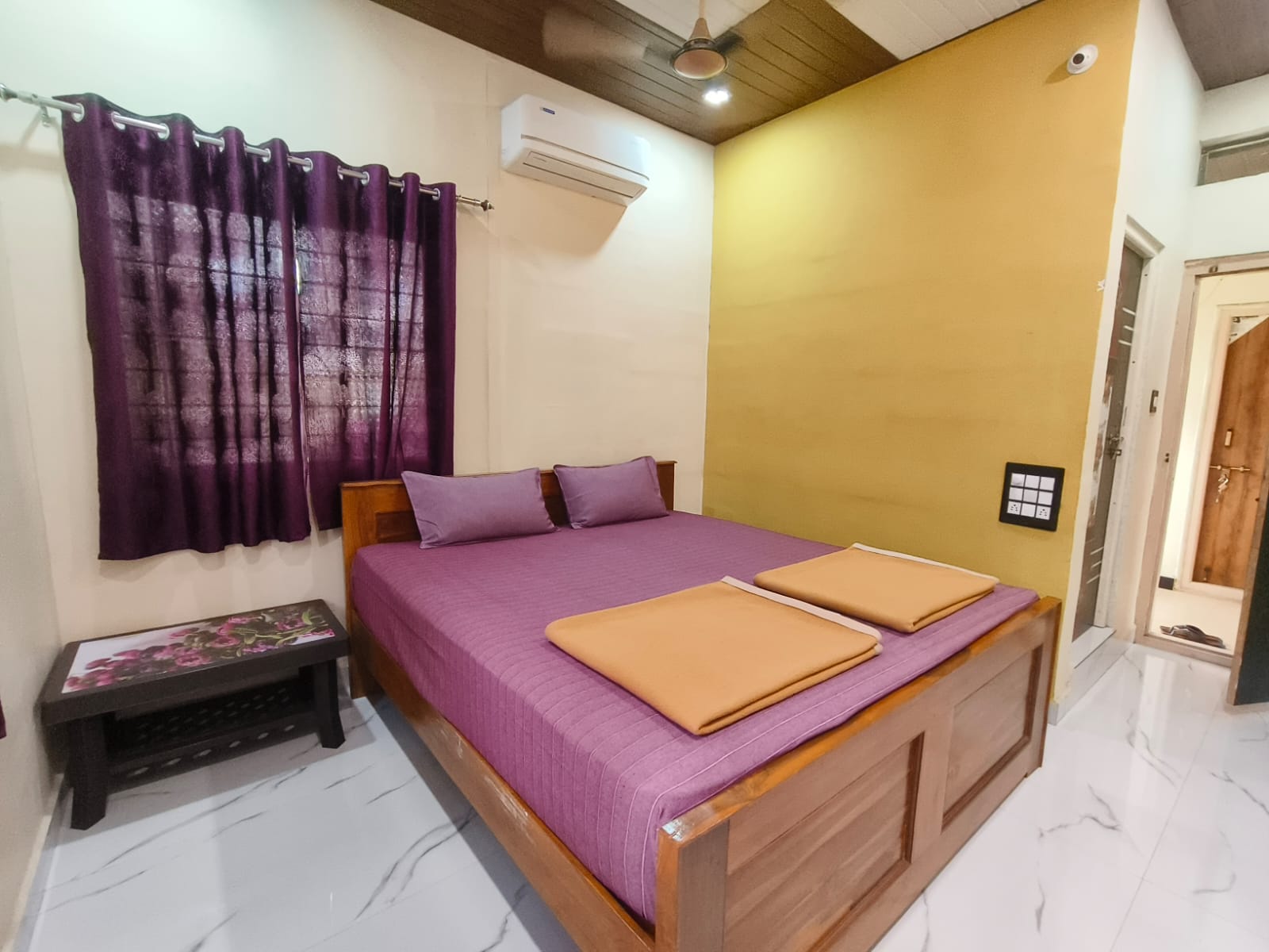 Meti Homestay & Cafe Hampi - Tap to explore photos