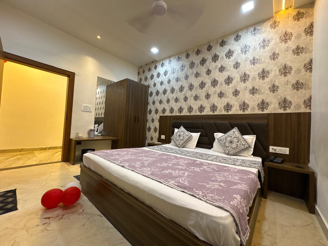 Shri Ram Palace - Tap to explore photos