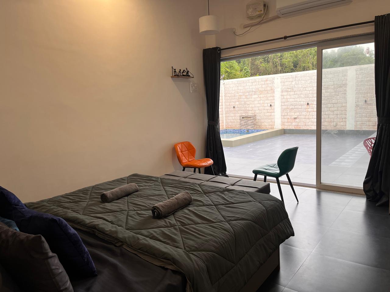 Casa Oceanus - Pool Facing Room - Ganpatipule - Tap to explore photos